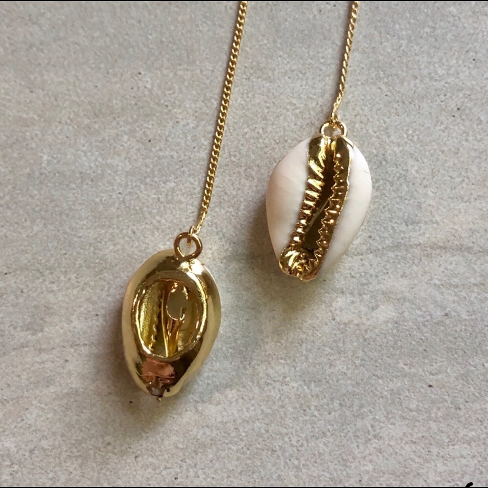 Estrella and Luna Gold Boho Earings Cowrie Shell - Picture 3 of 6